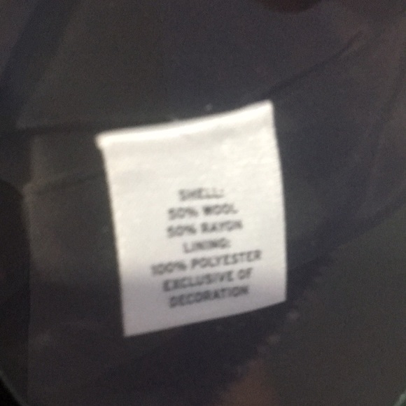 Halogen 50% wool skirt size 2 - Picture 9 of 9